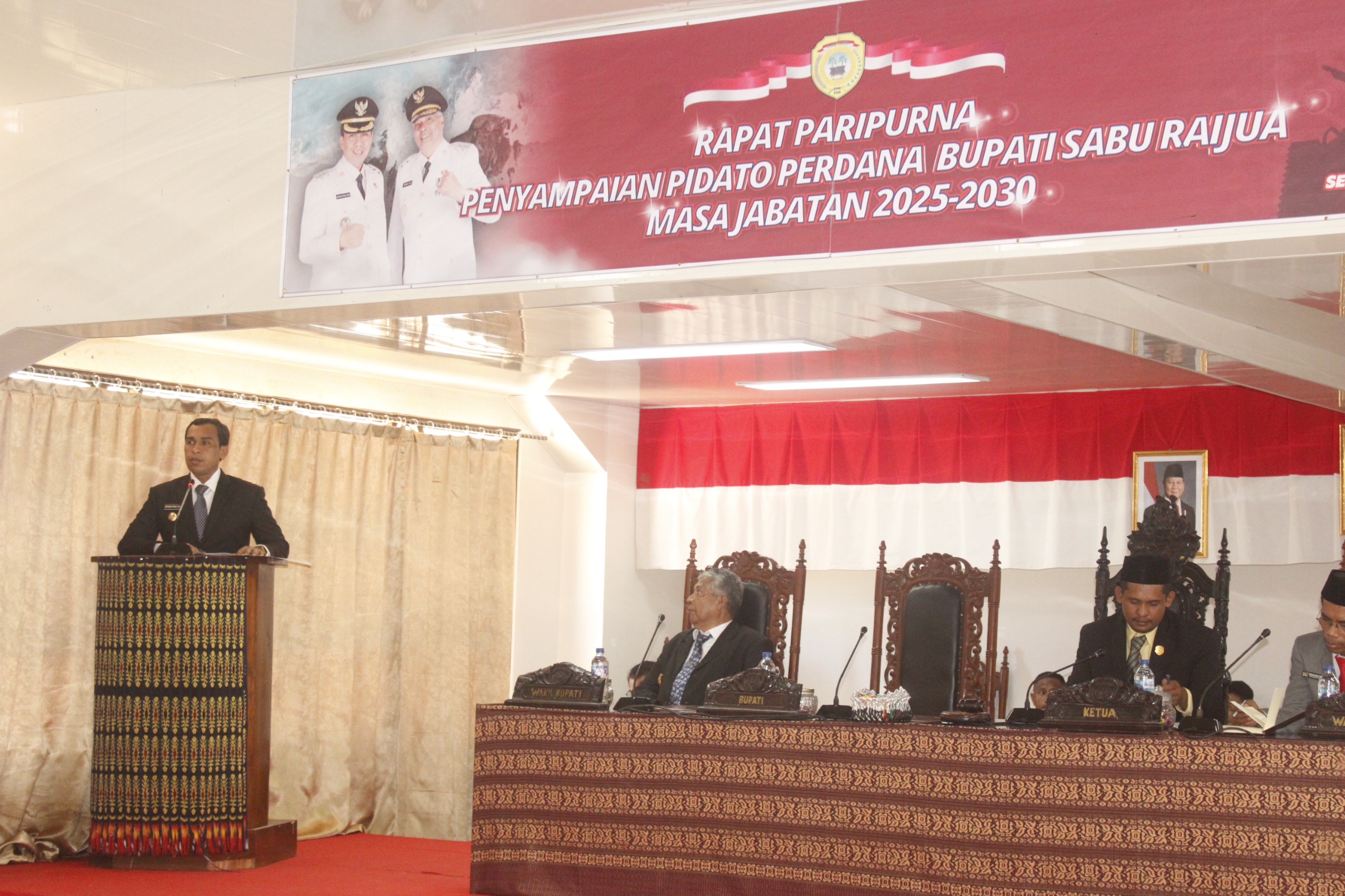 https://saburaijuakab.go.id/uploads/2025/kdh/bupati krisman.jpeg